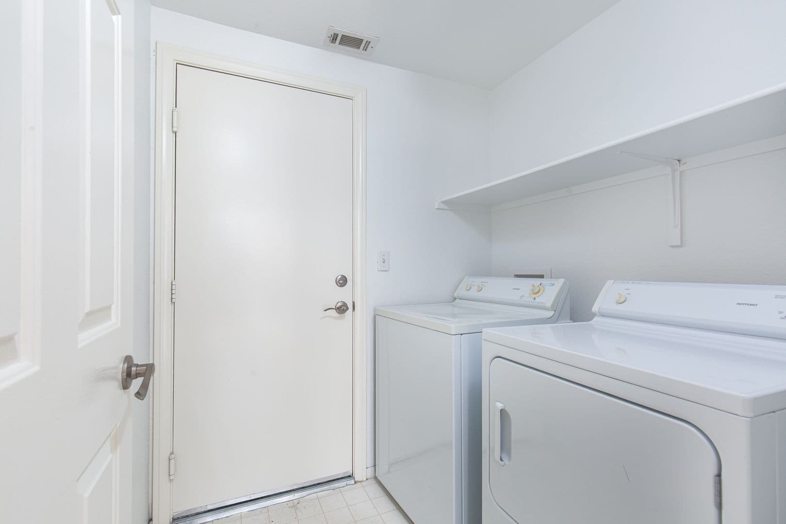Henderson House: 256 Horizon Pointe CIR