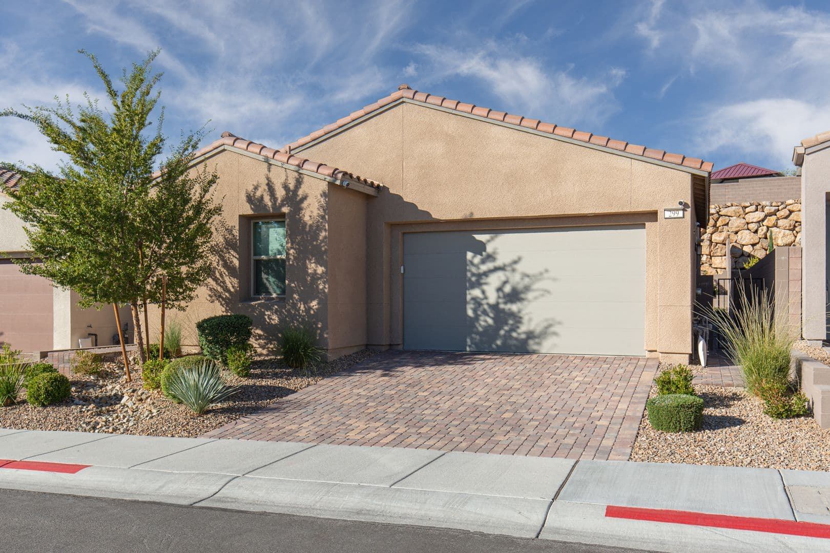 Las Vegas House: 299 Nine Mile Creek Dr