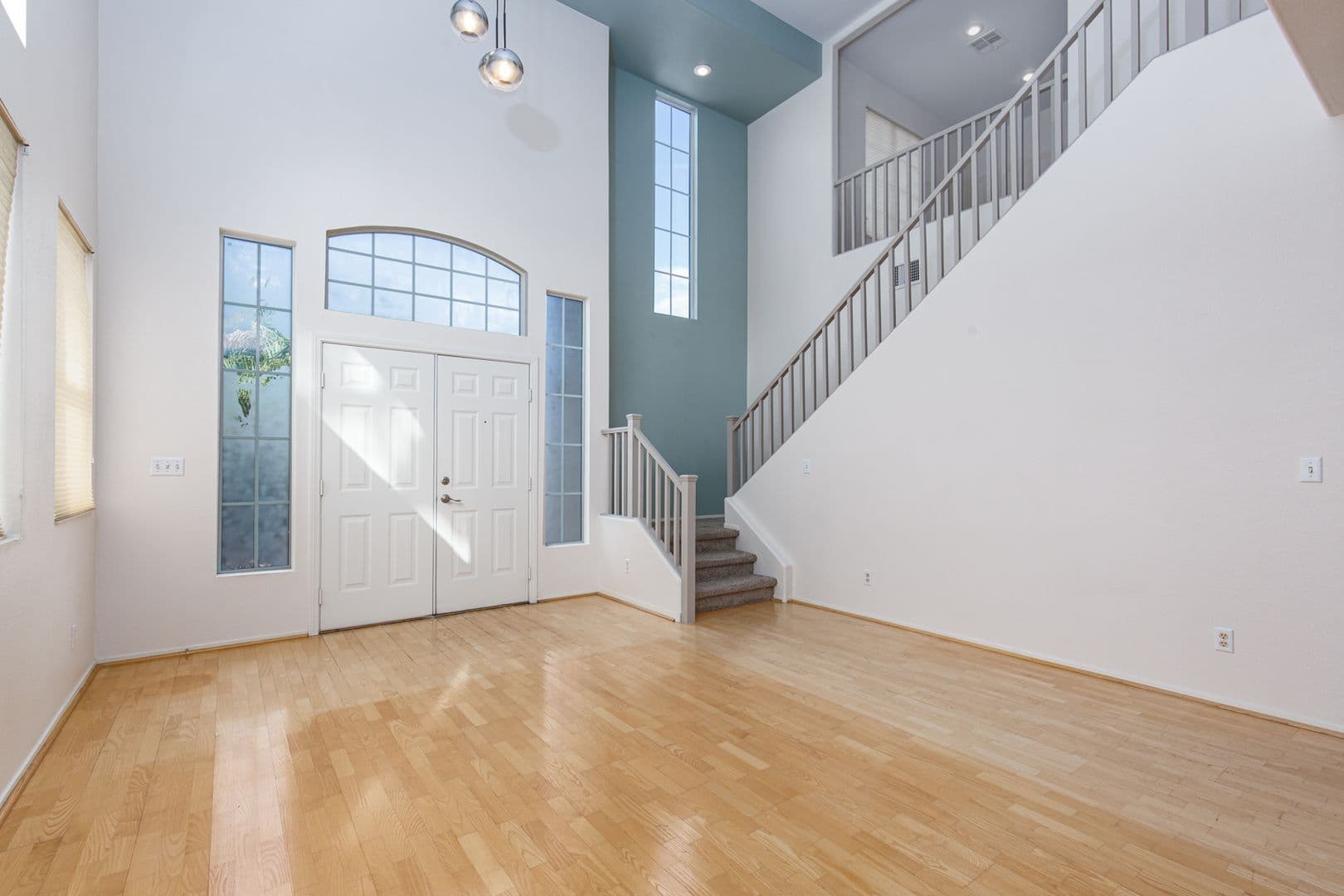 Henderson House: 256 Horizon Pointe CIR