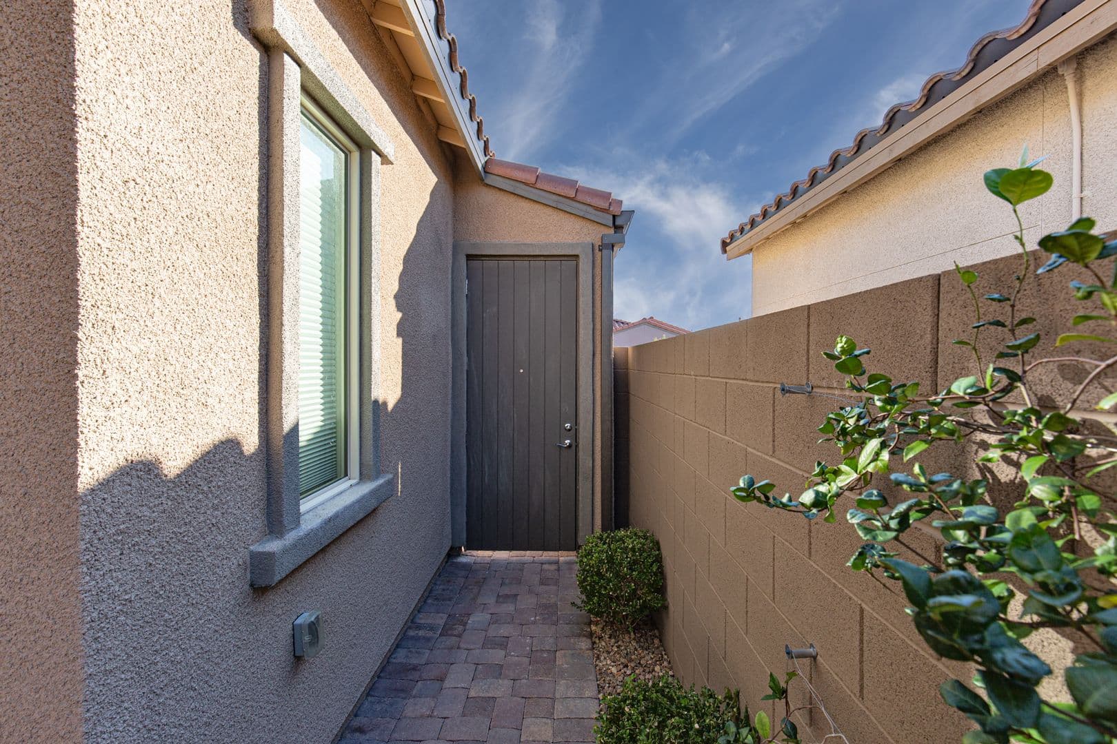 Las Vegas House: 299 Nine Mile Creek Dr