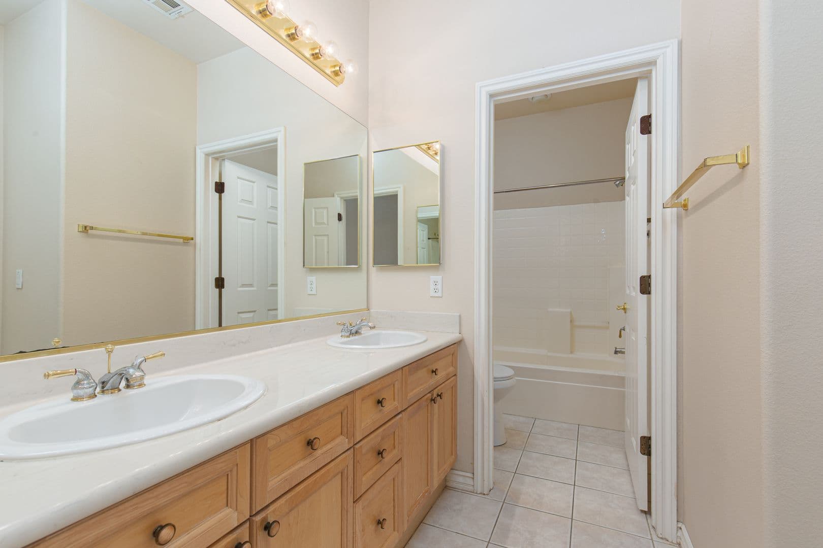 Las Vegas House: 16 Dollar Pointe