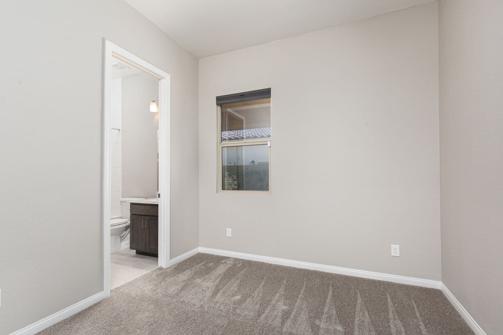 Las Vegas House: 299 Nine Mile Creek Dr