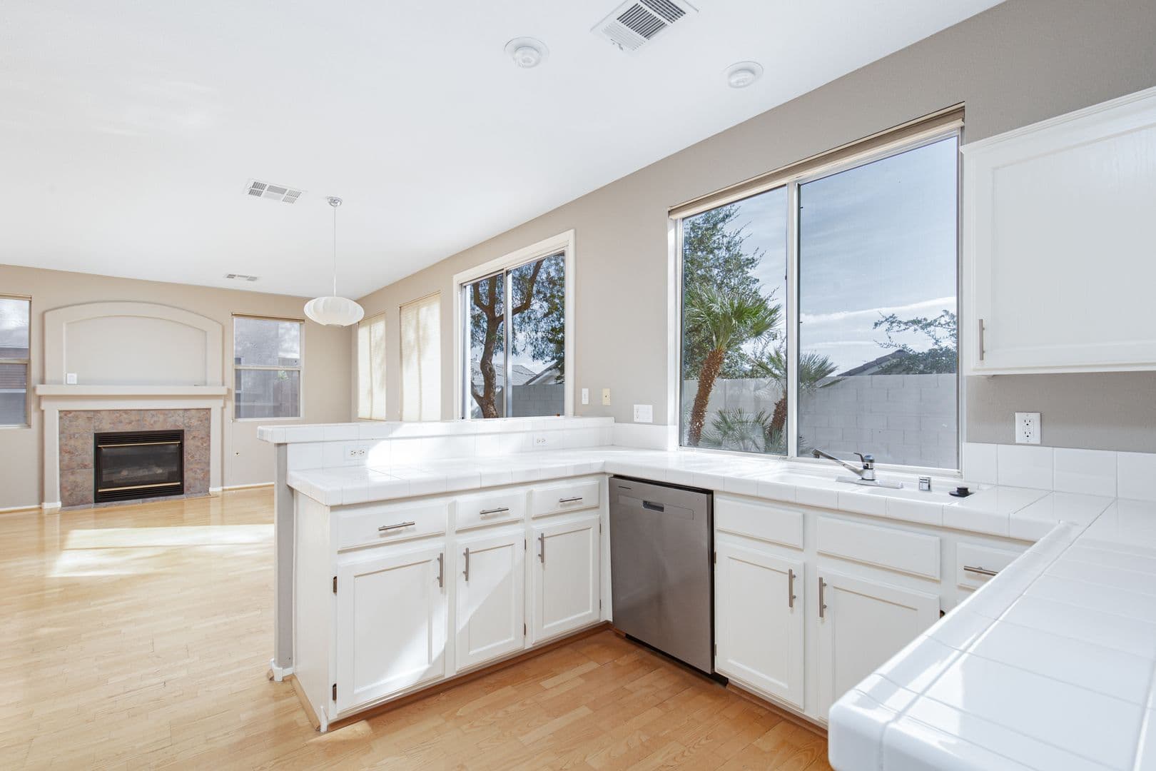 Henderson House: 256 Horizon Pointe CIR