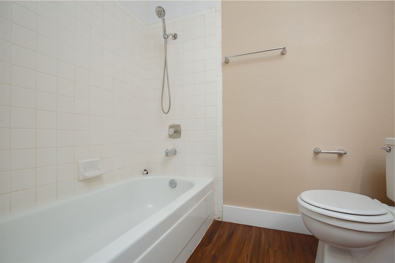 Henderson House: 619 Pepper Tree Cir