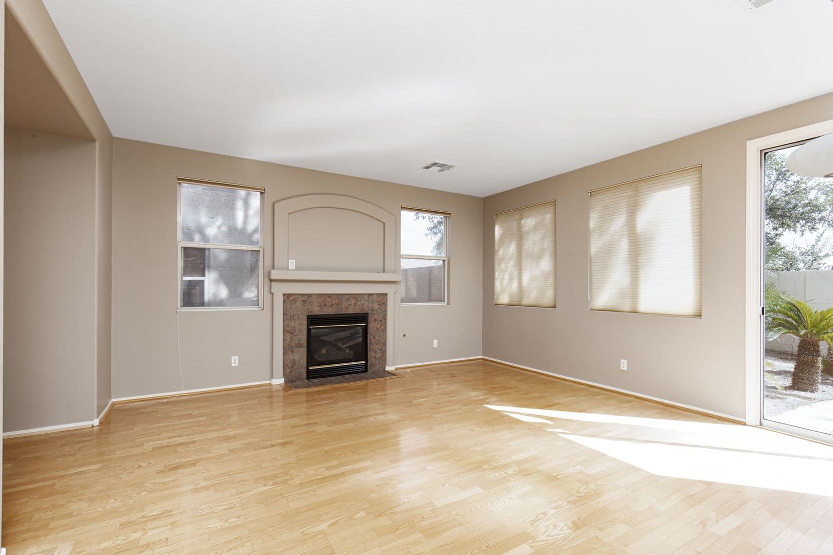 Henderson House: 256 Horizon Pointe CIR
