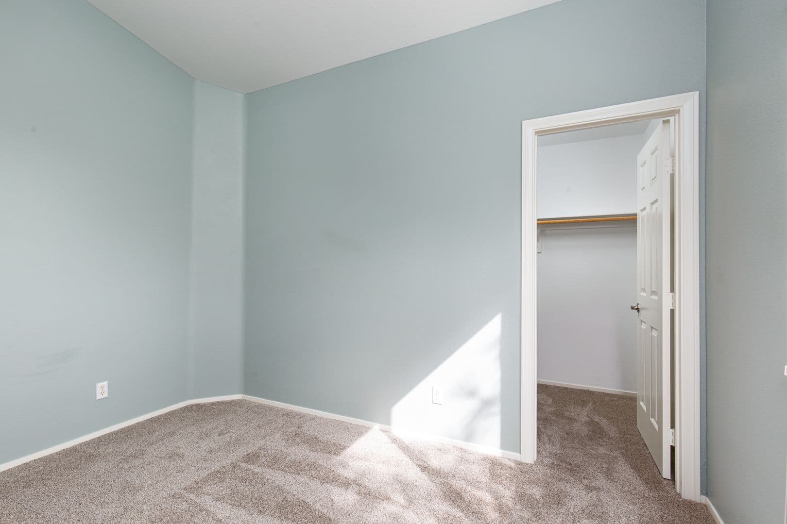 Henderson House: 256 Horizon Pointe CIR