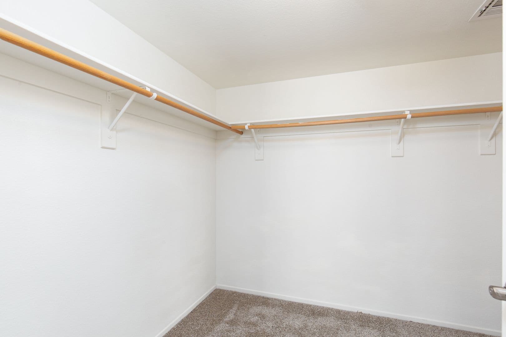 Henderson House: 256 Horizon Pointe CIR