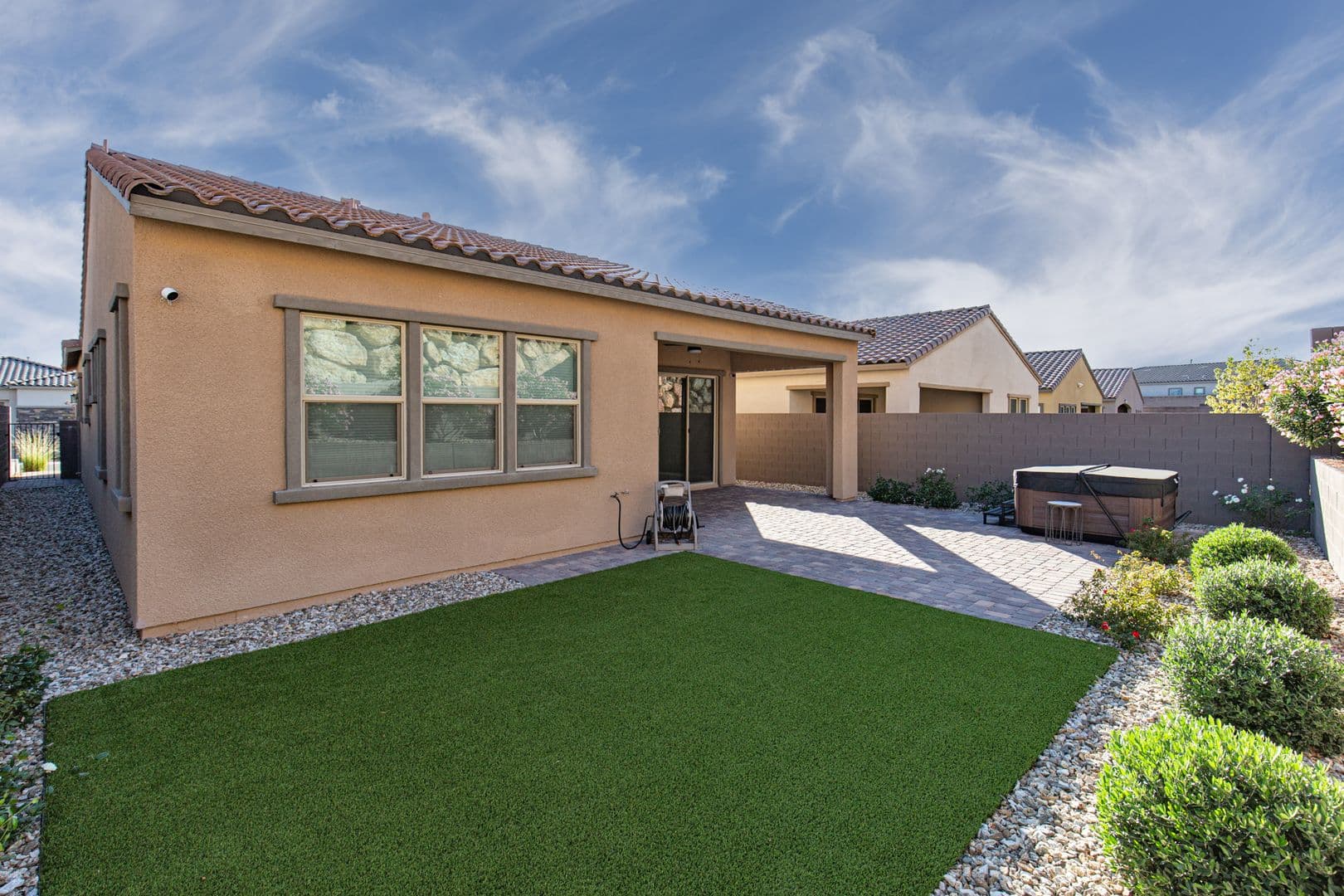 Las Vegas House: 299 Nine Mile Creek Dr