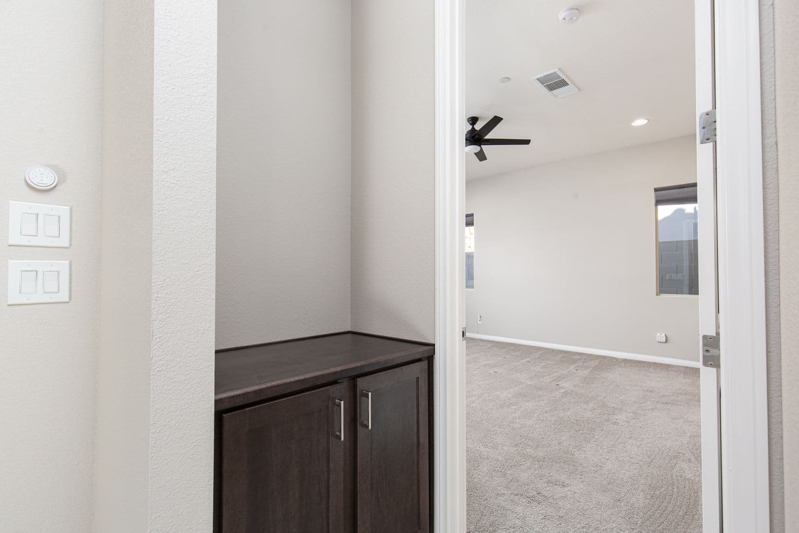 Las Vegas House: 299 Nine Mile Creek Dr