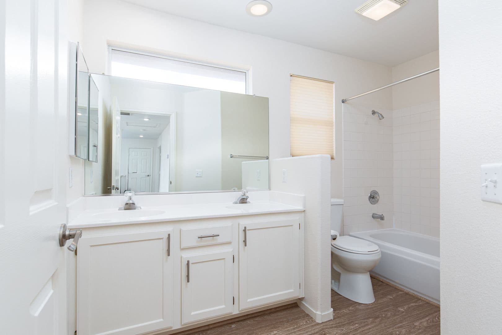Henderson House: 256 Horizon Pointe CIR