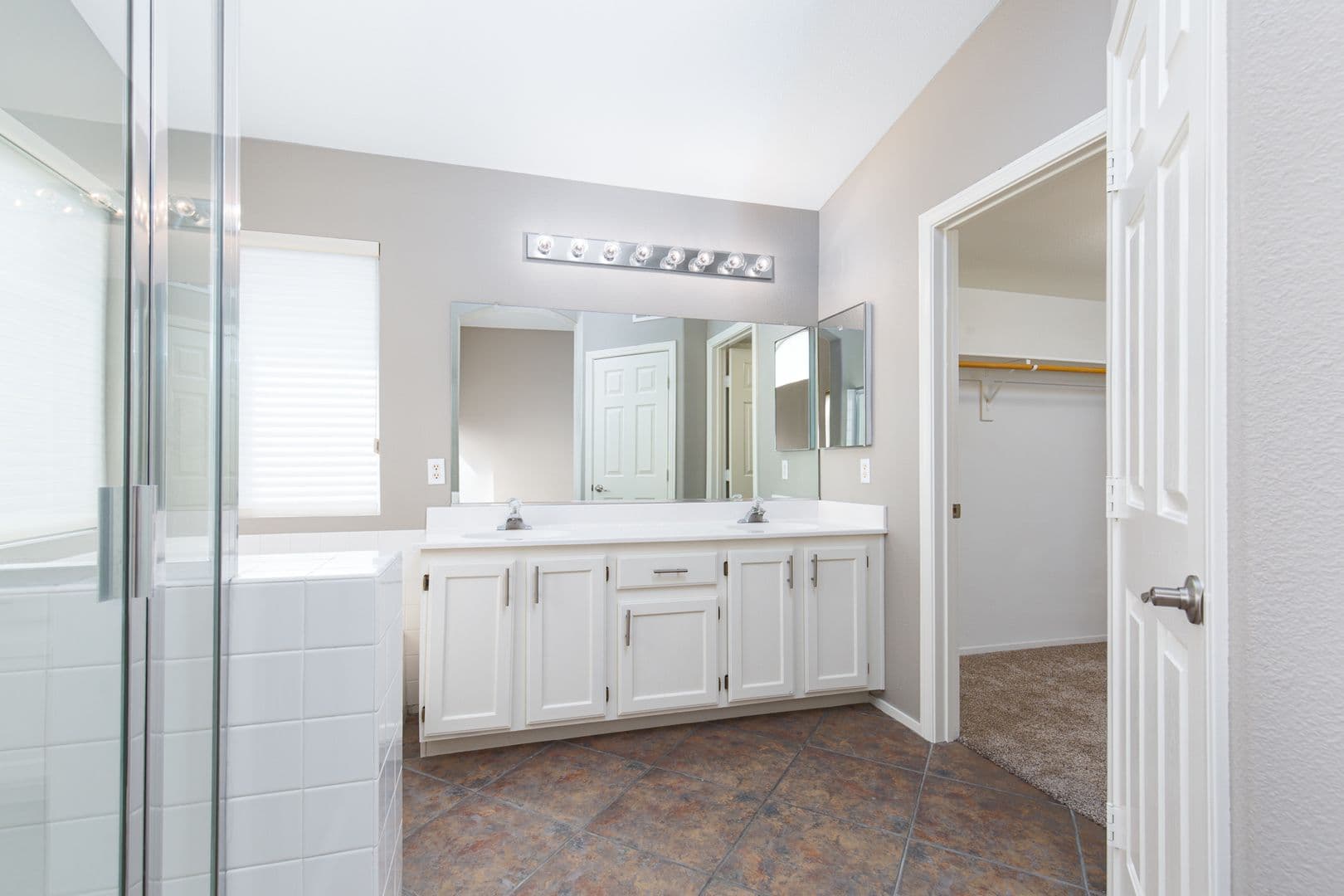 Henderson House: 256 Horizon Pointe CIR
