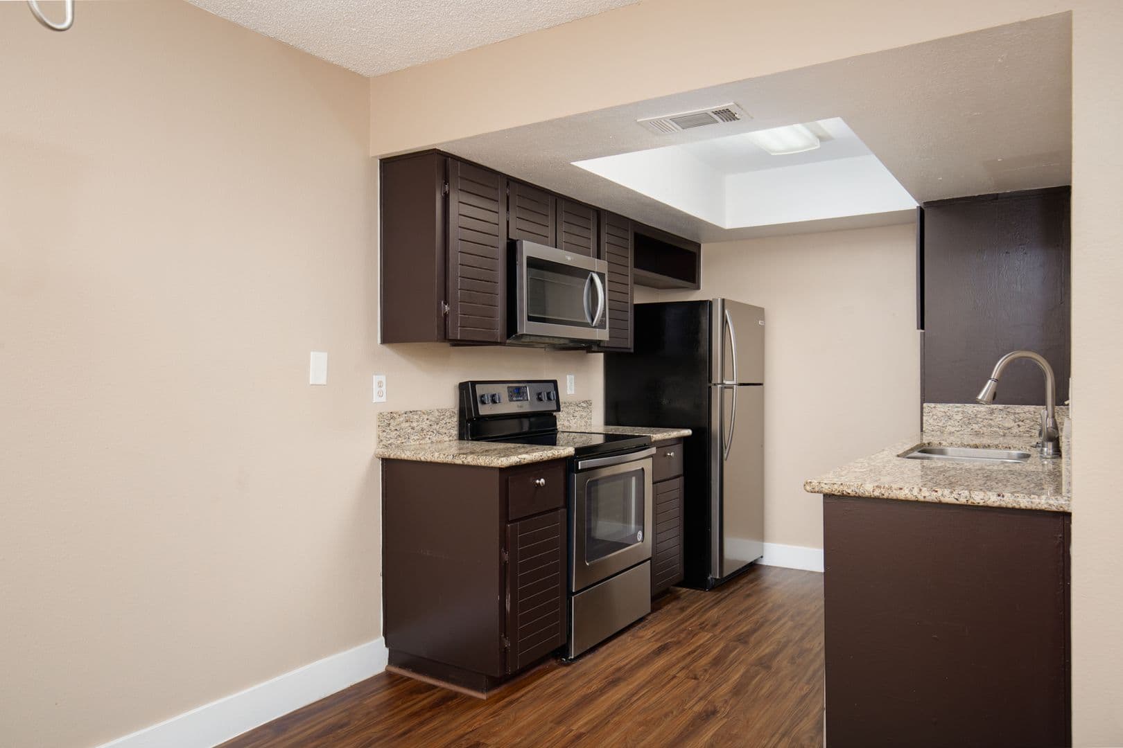Henderson House: 619 Pepper Tree Cir