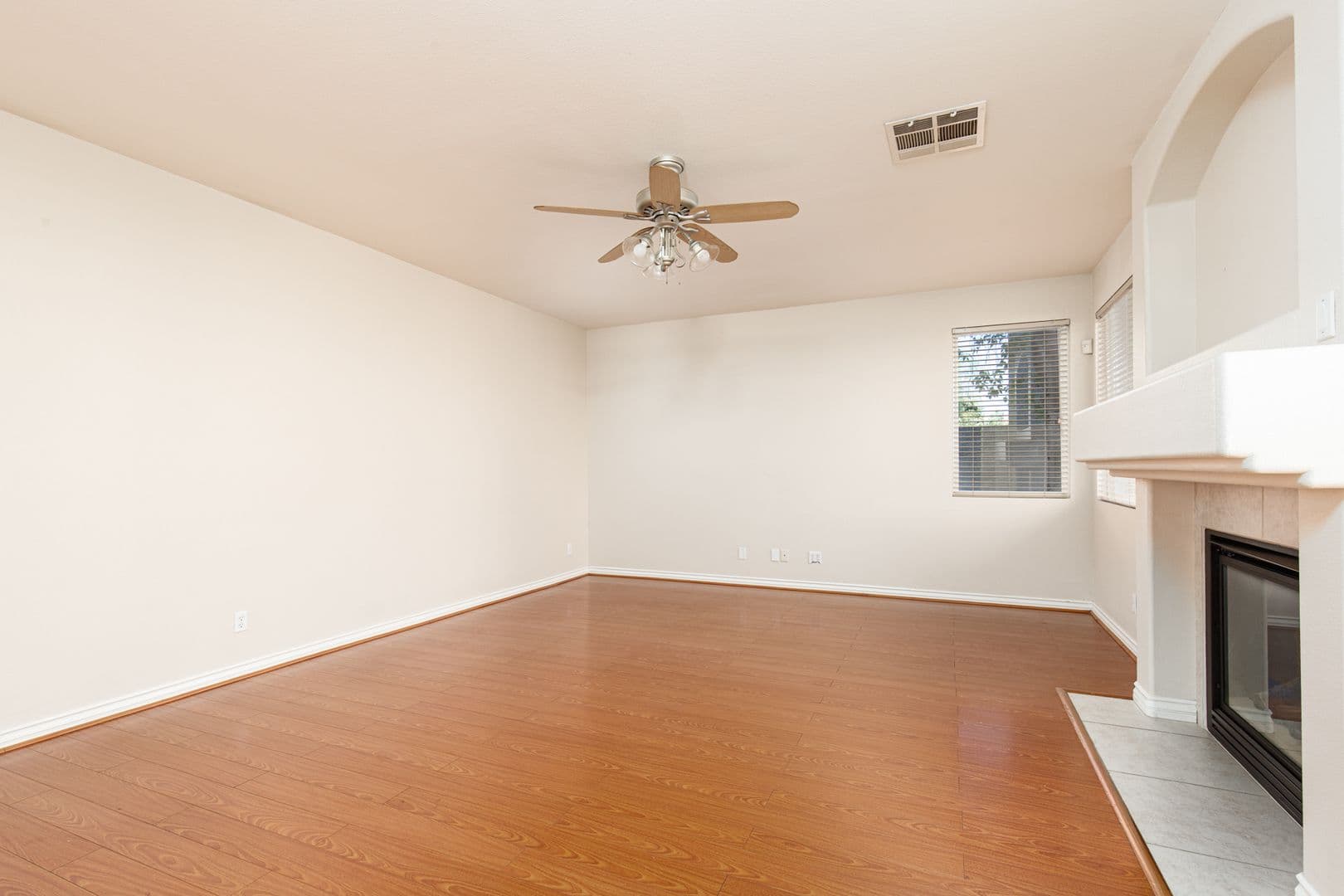 Las Vegas House: 16 Dollar Pointe