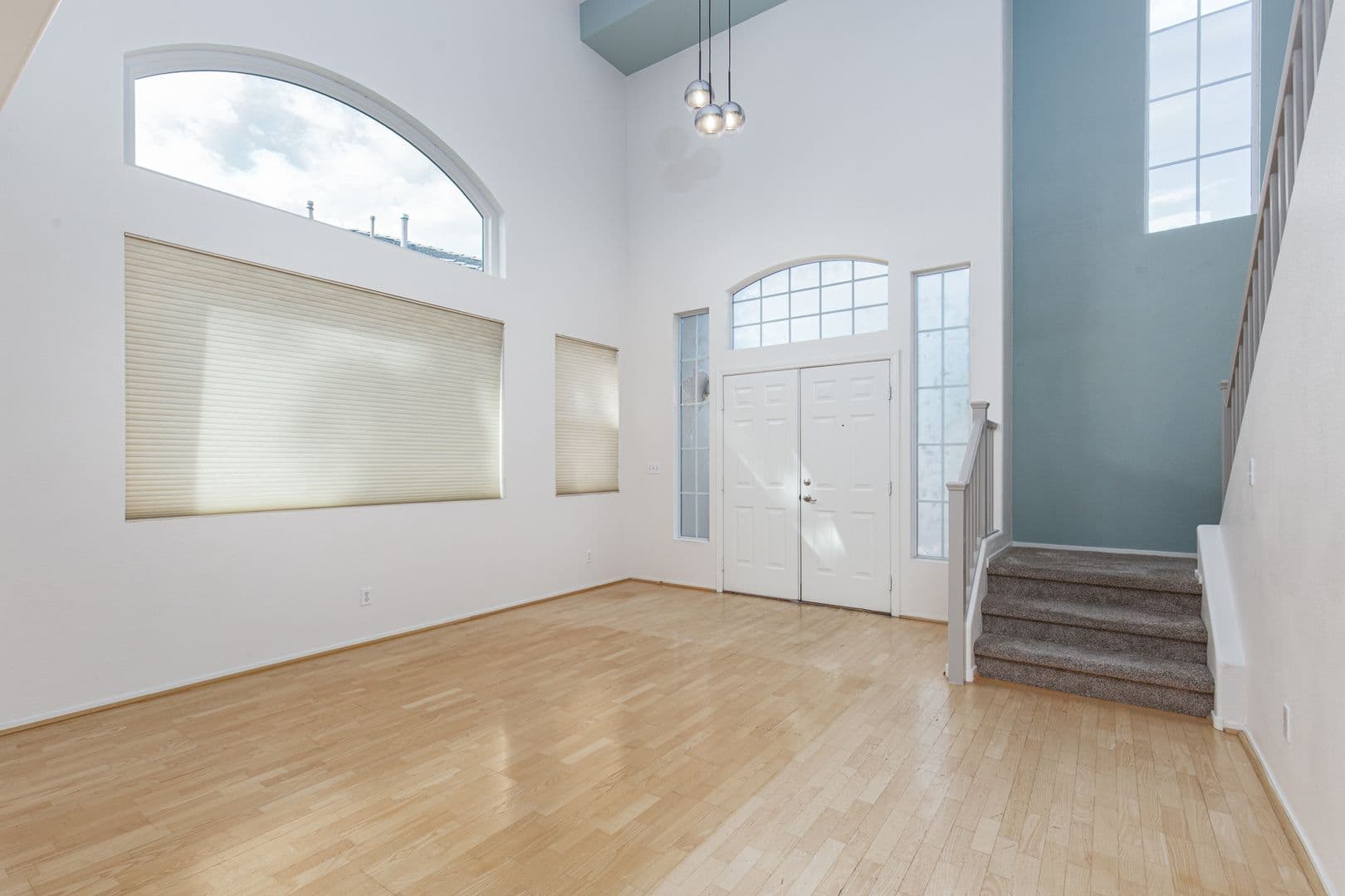Henderson House: 256 Horizon Pointe CIR