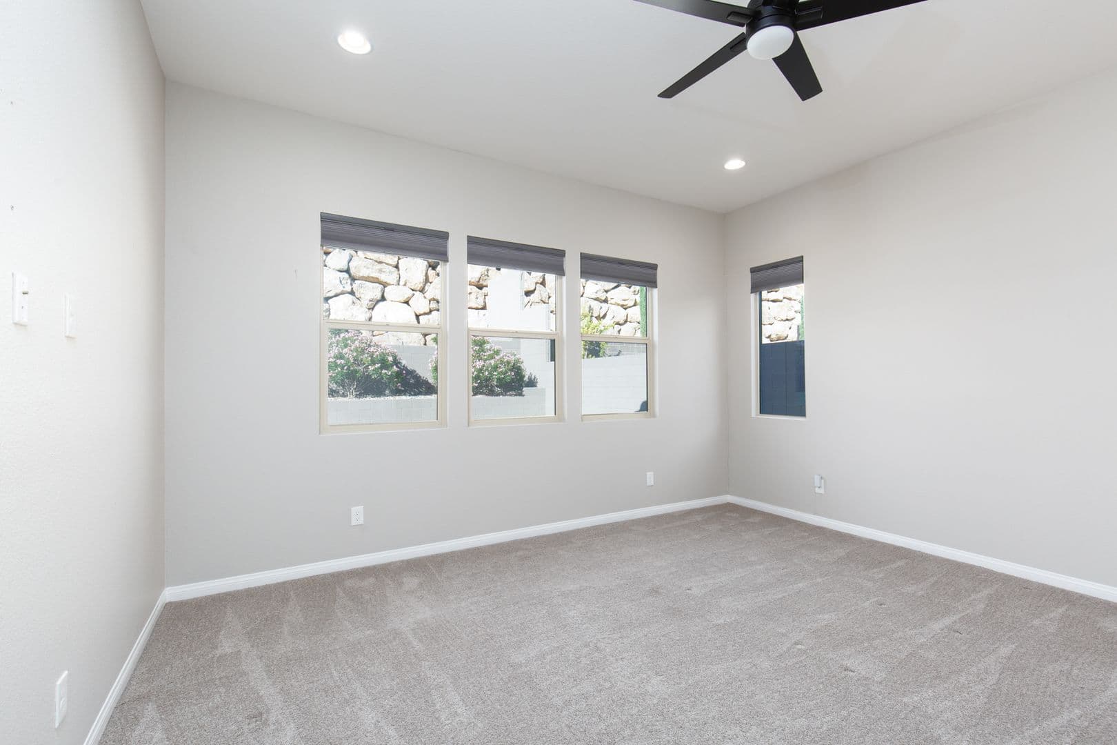 Las Vegas House: 299 Nine Mile Creek Dr