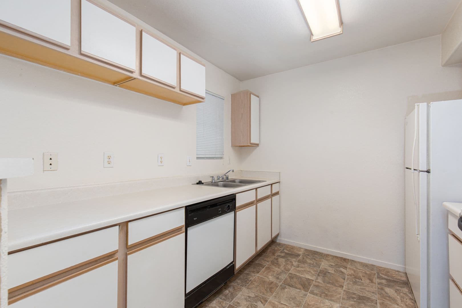 Las Vegas House: 2300 E Silverado Ranch Blvd #2022