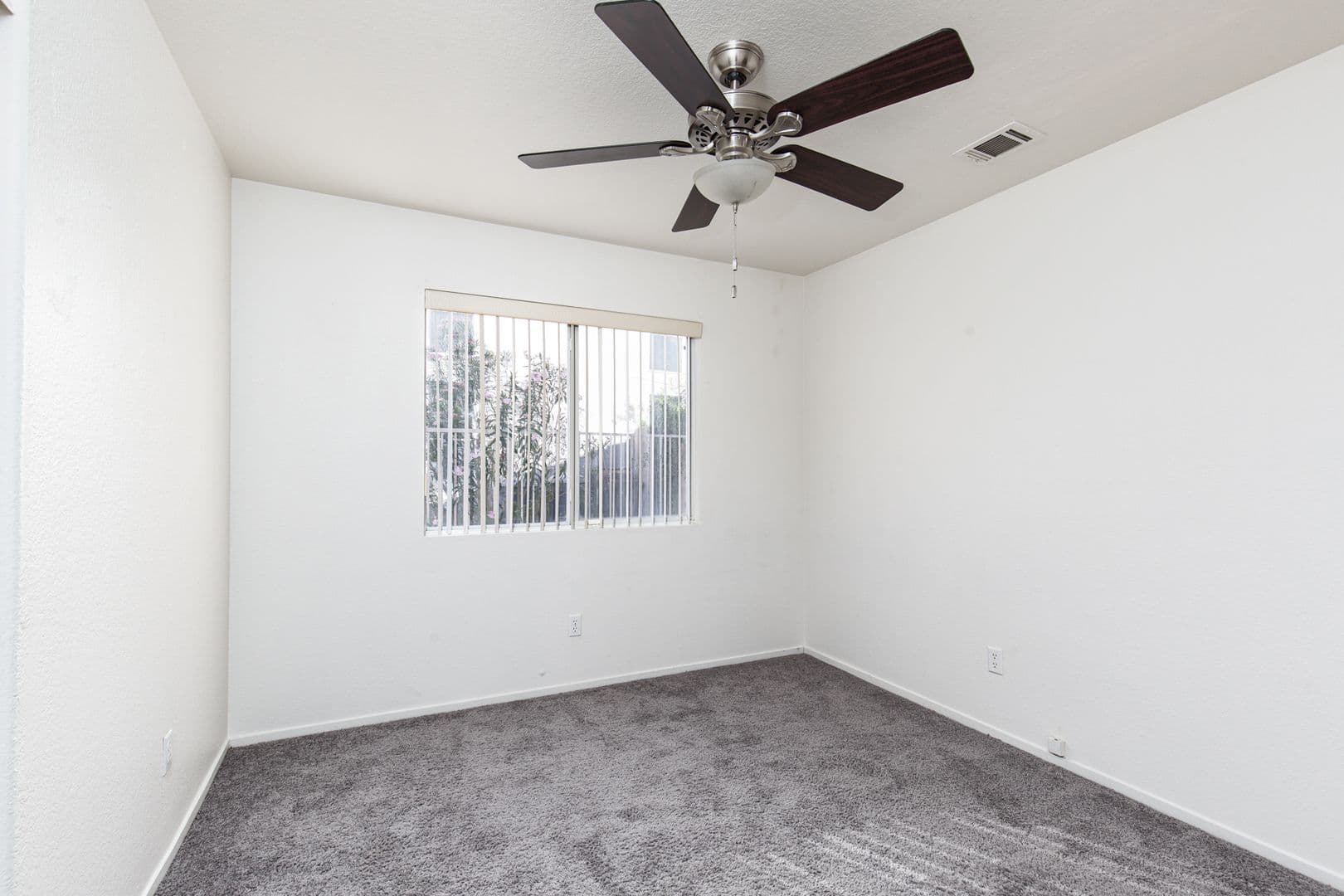 Las Vegas House: 8212 Bluff Creek Ave