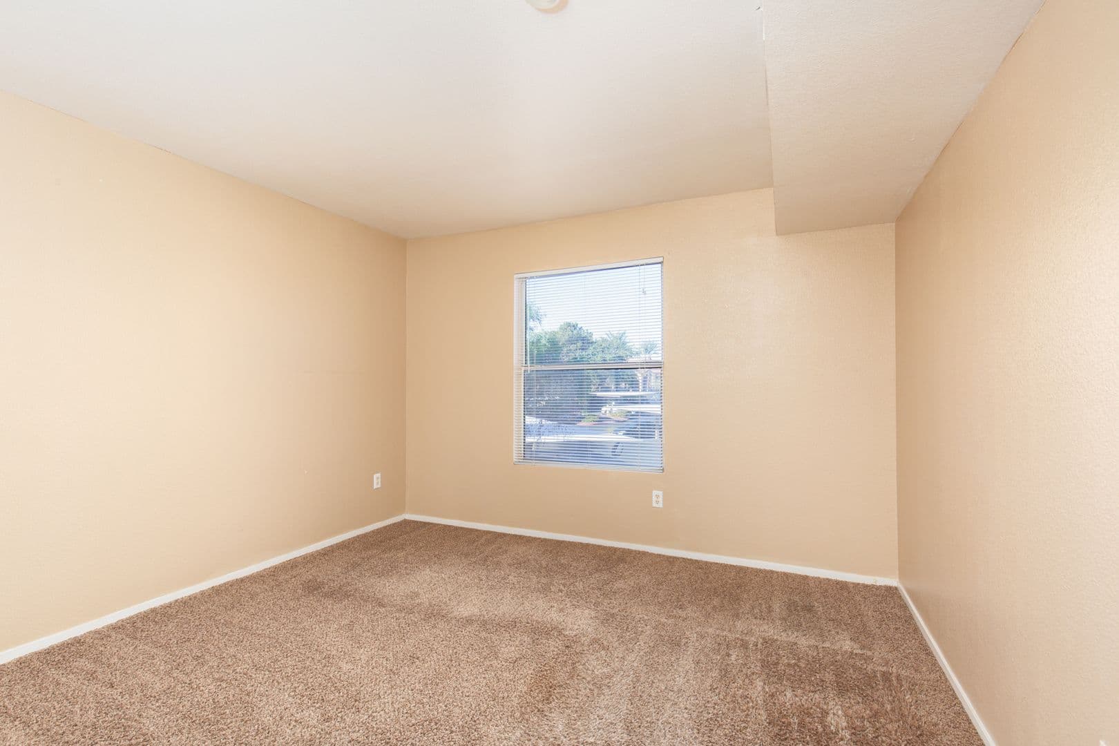 Las Vegas House: 2300 E Silverado Ranch Blvd #2022