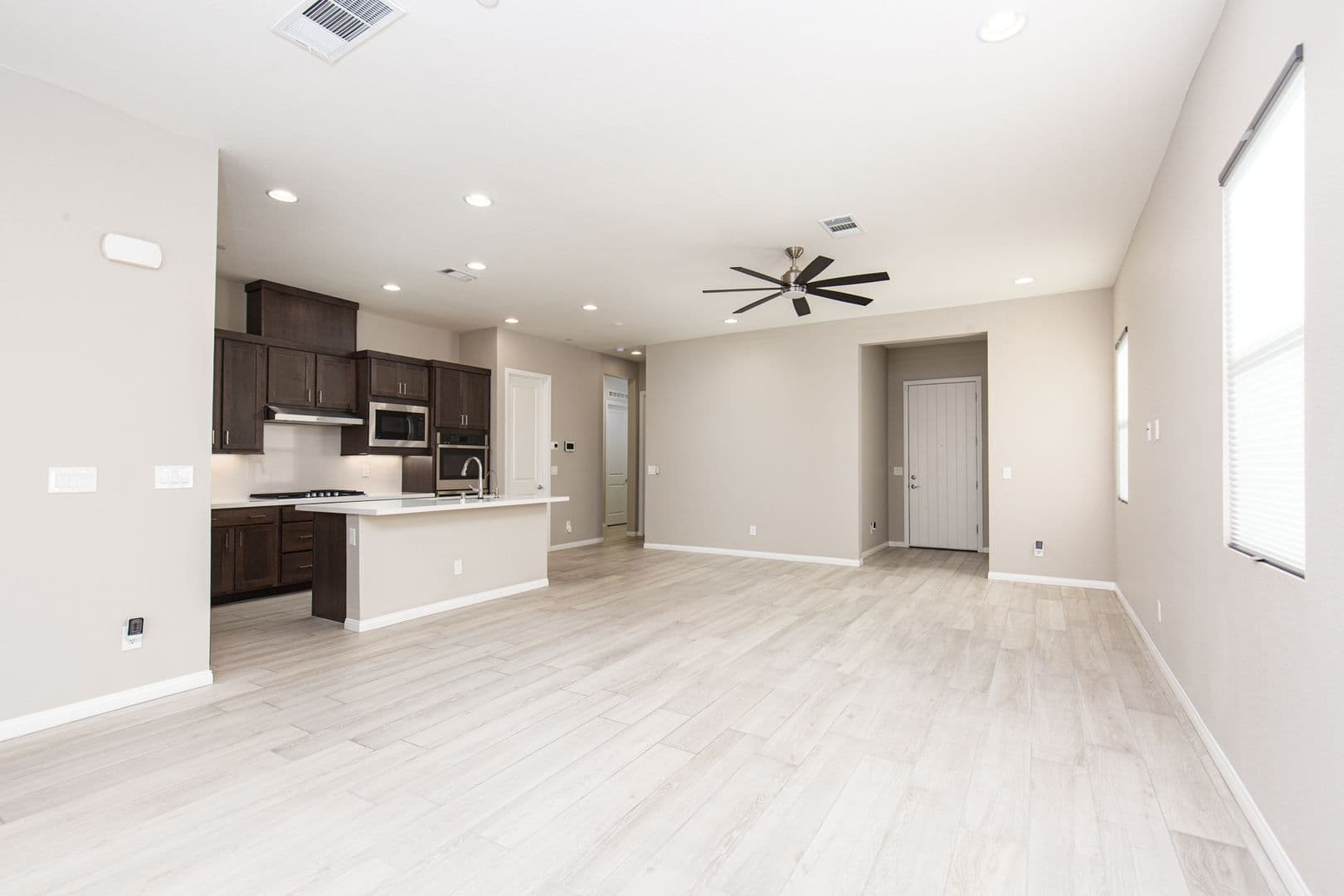 Las Vegas House: 299 Nine Mile Creek Dr