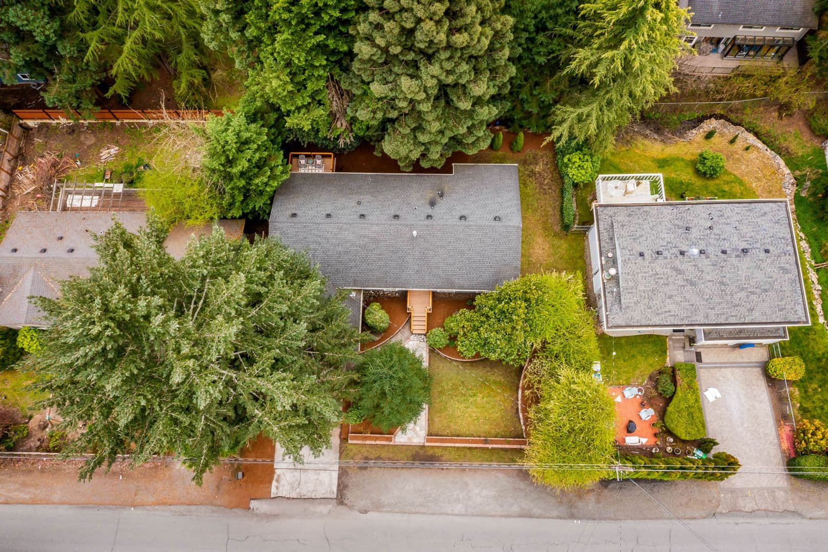 Kenmore House: 5839 NE 197th St