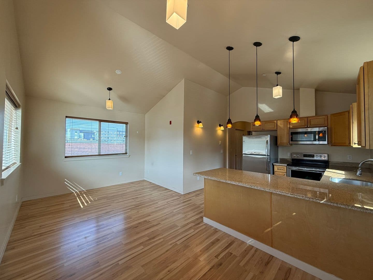 Seattle Apartment: 3304 Claremont Ave S