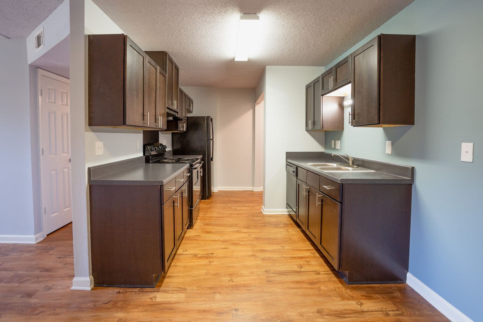 Auburn Apartment: 818 Bedell Ave.