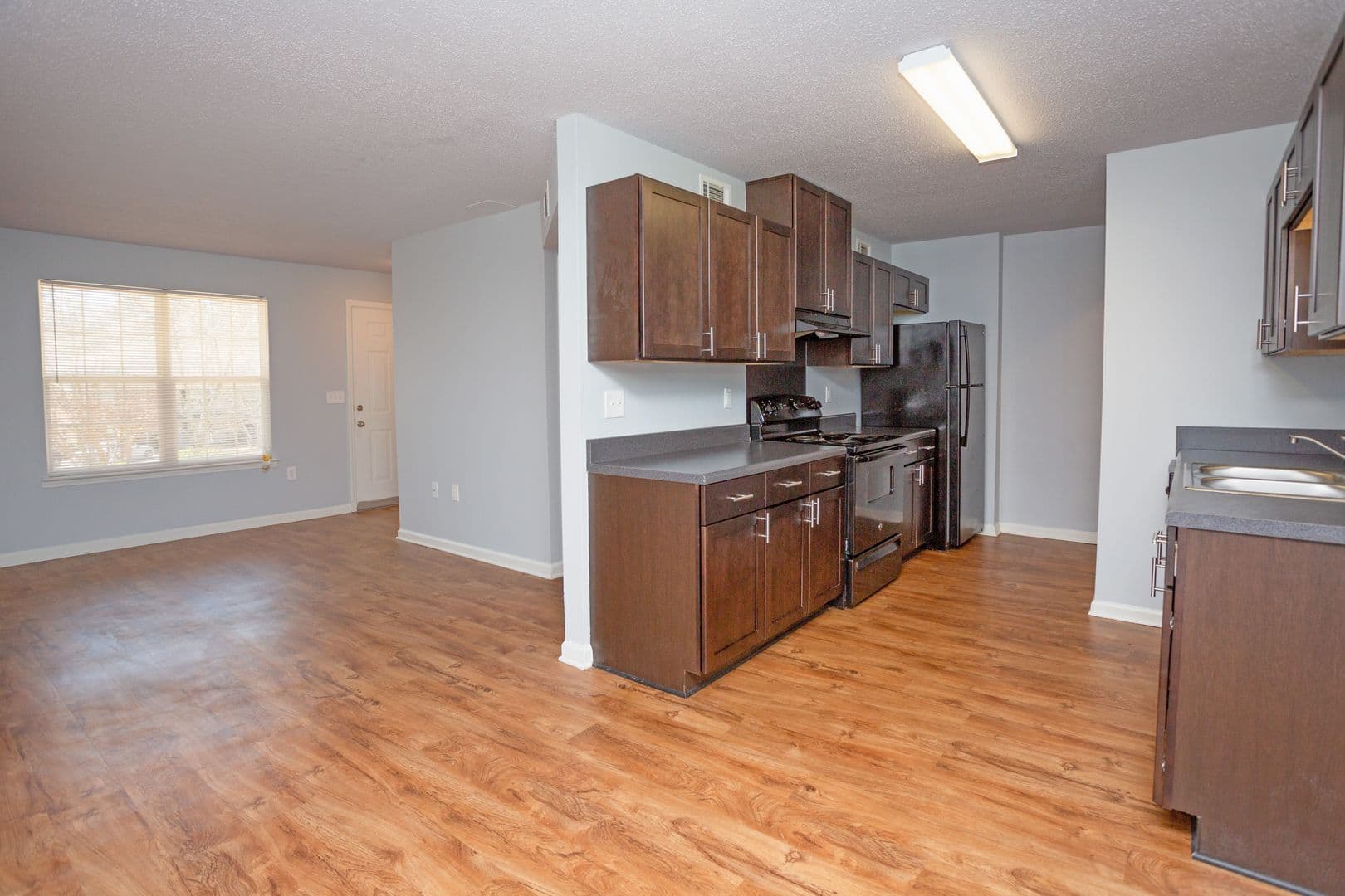 Auburn Apartment: 818 Bedell Ave.