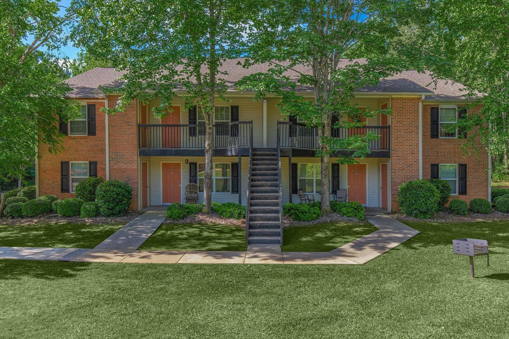 Auburn Apartment: 818 Bedell Ave.