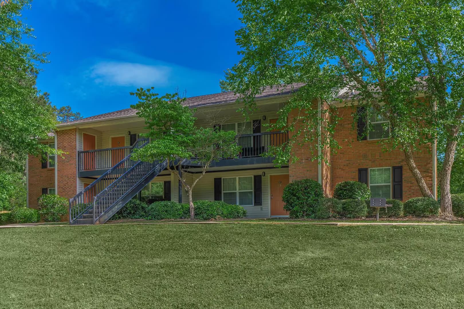 Auburn Apartment: 818 Bedell Ave.