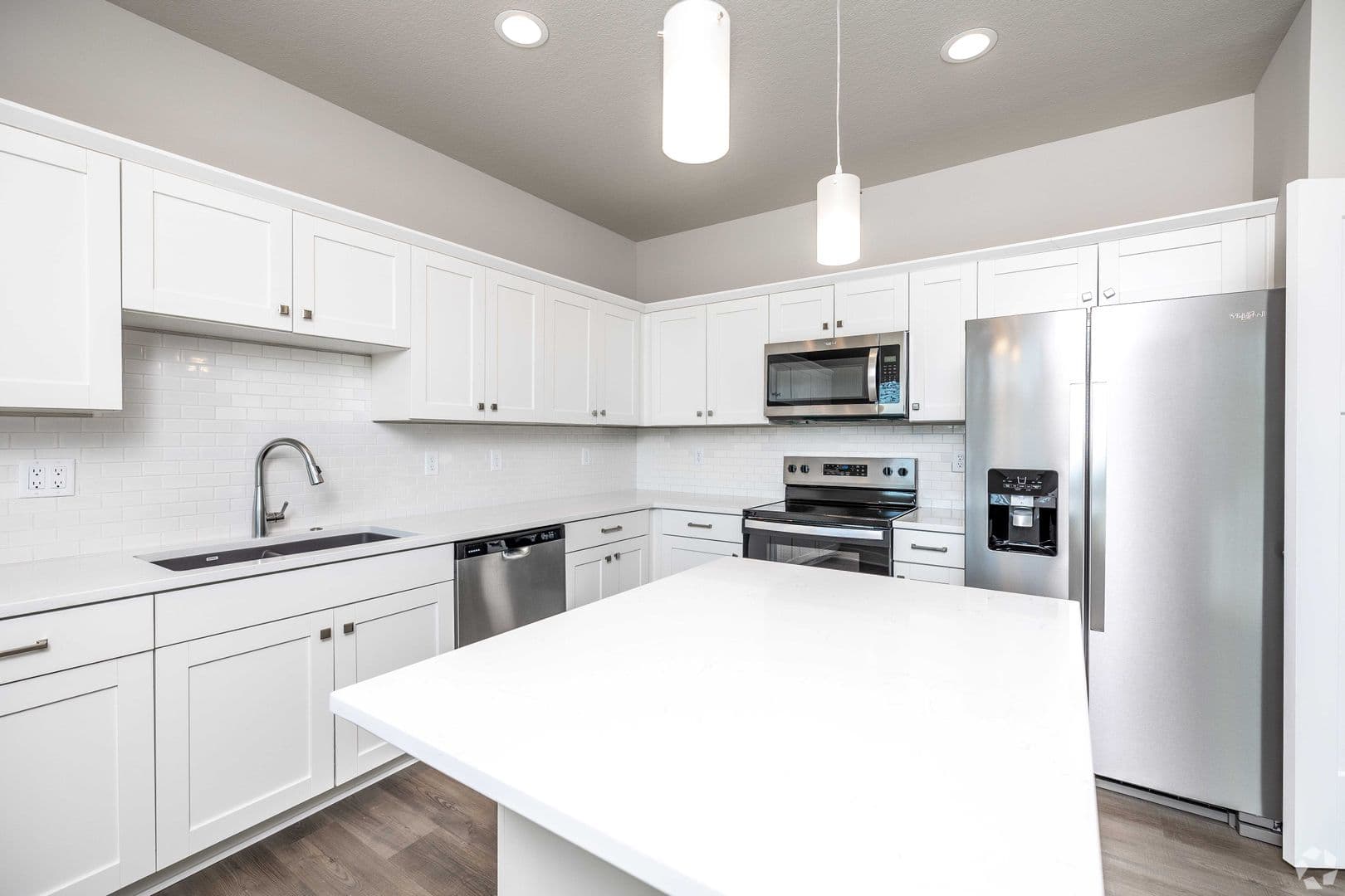 Grimes Apartment: 2525 NW Gabus Lane
