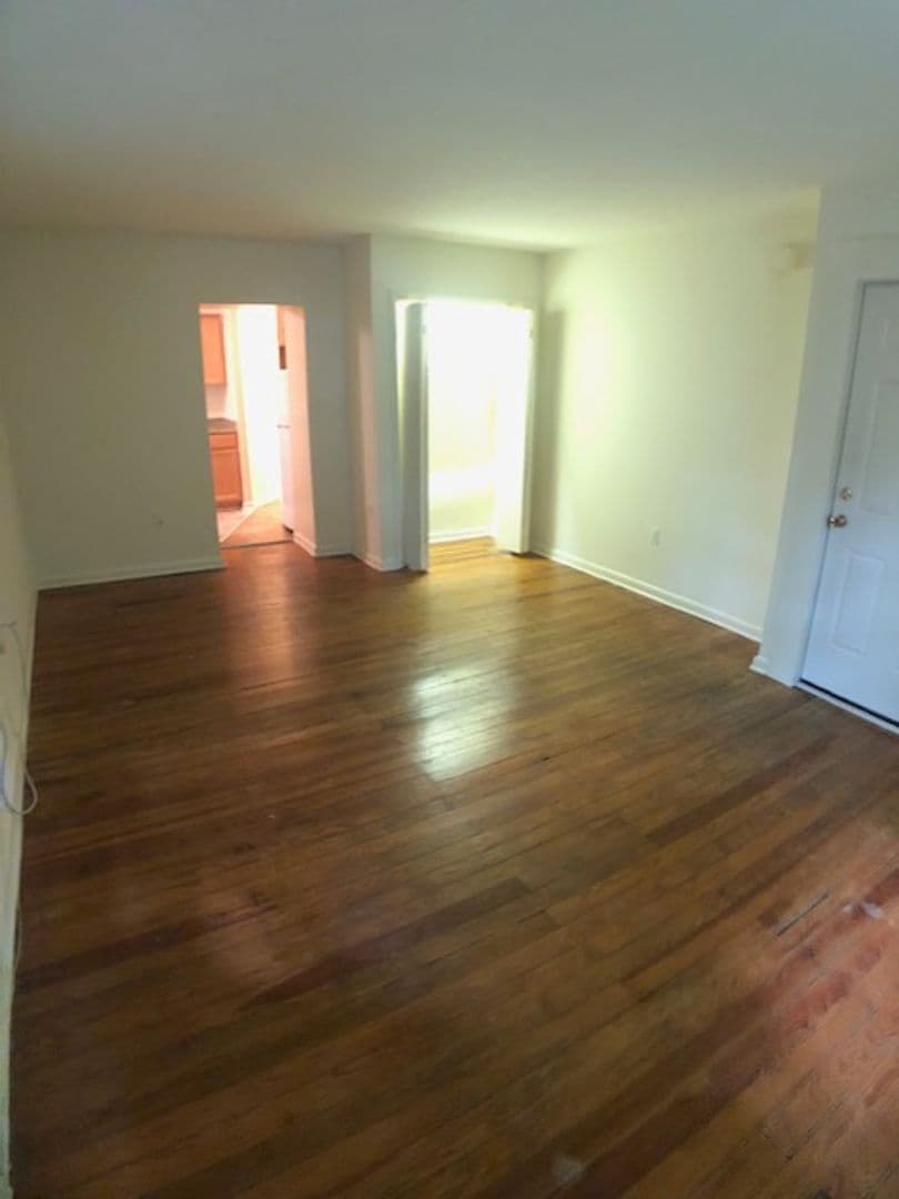 Baltimore Apartment: 1910 Sulgrave Ave