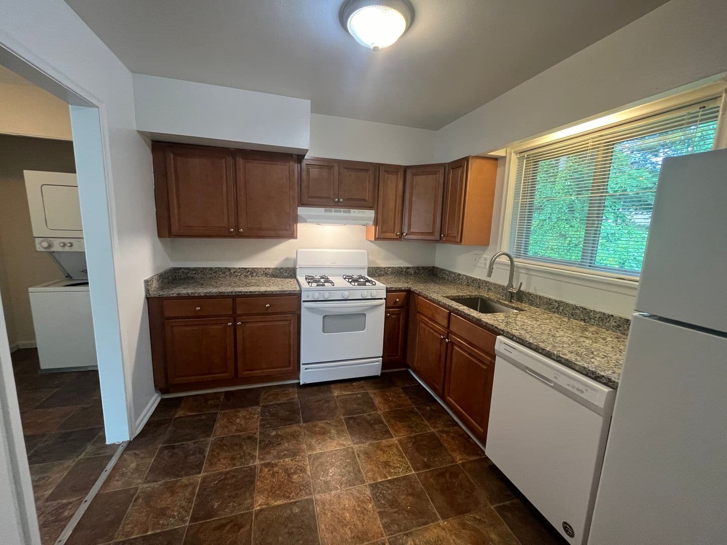Baltimore Apartment: 2900-2926 Taney Rd