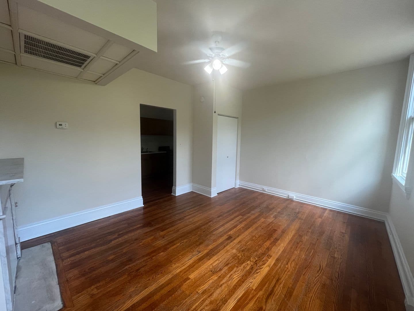 Baltimore Apartment: 1706 Bolton St