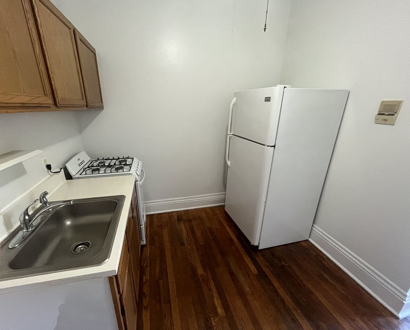 Baltimore Apartment: 1706 Bolton St