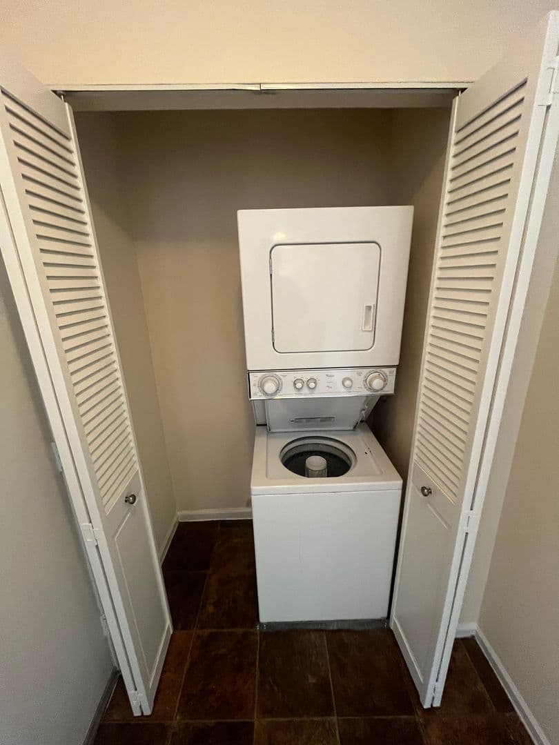 Baltimore Apartment: 2900-2926 Taney Rd