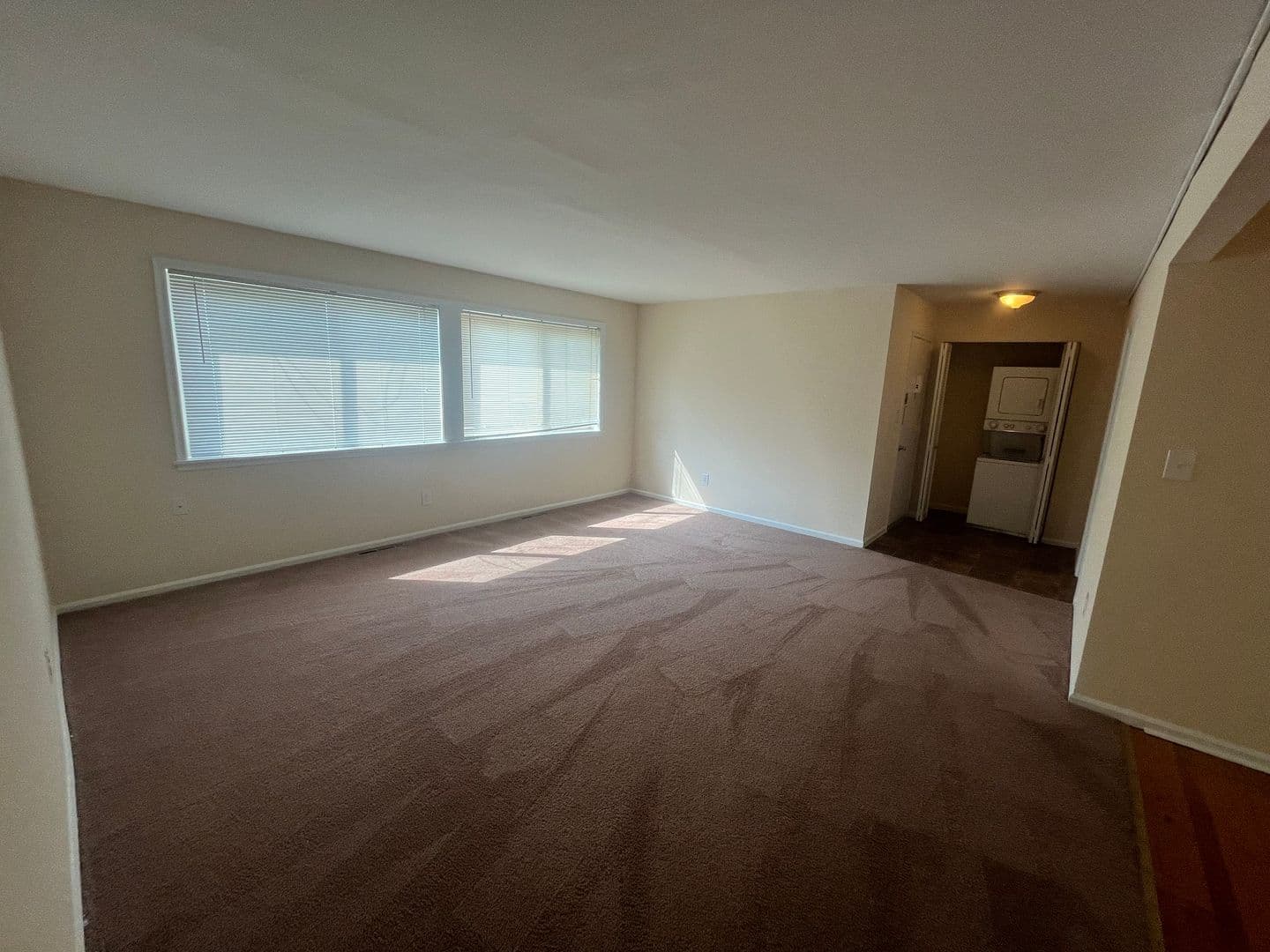 Baltimore Apartment: 2900-2926 Taney Rd