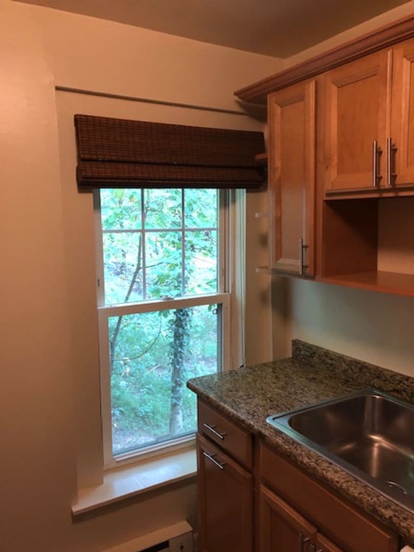 Baltimore Apartment: 1910 Sulgrave Ave