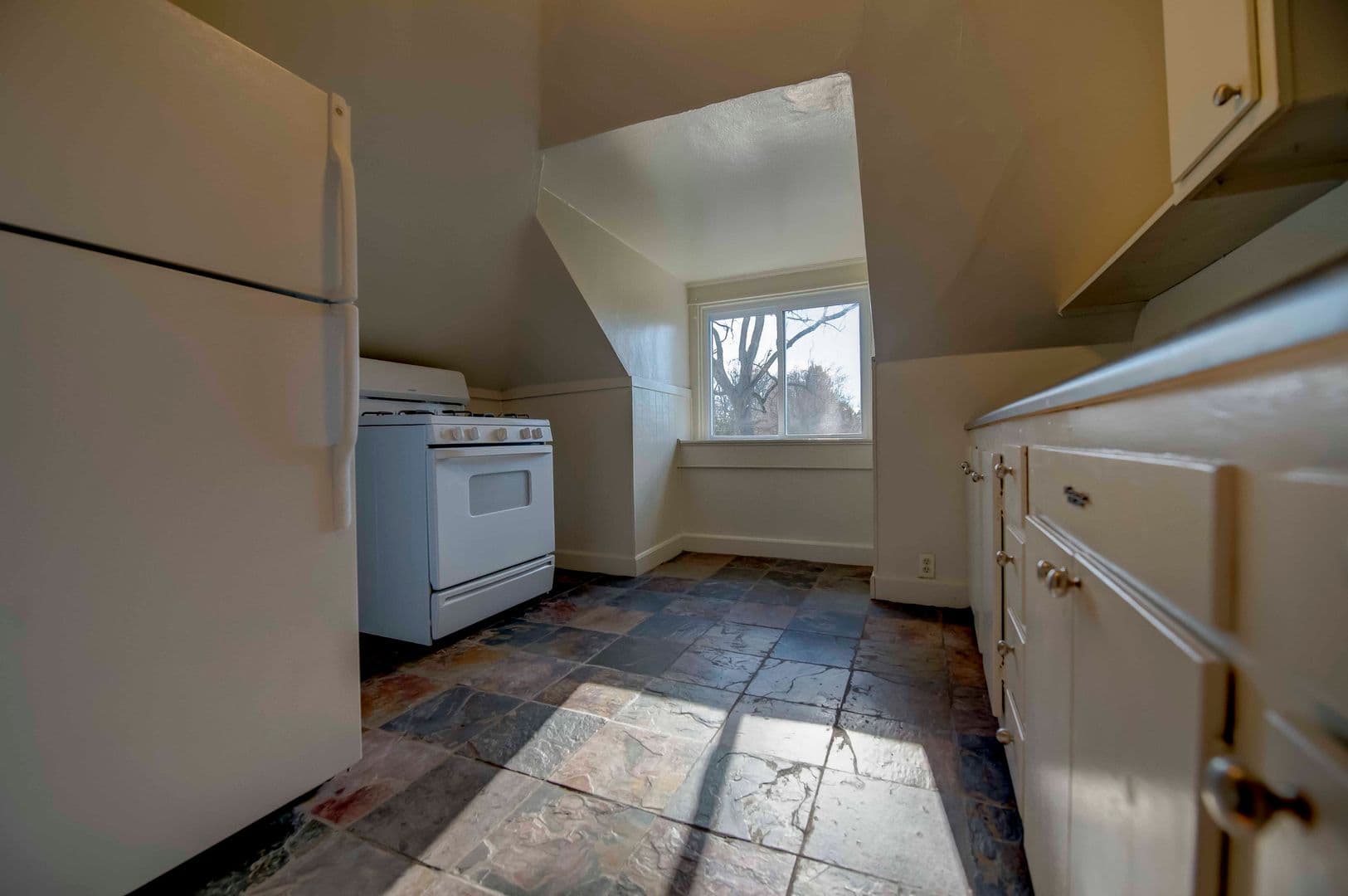 Baltimore Apartment: 5708 Pimlico Rd