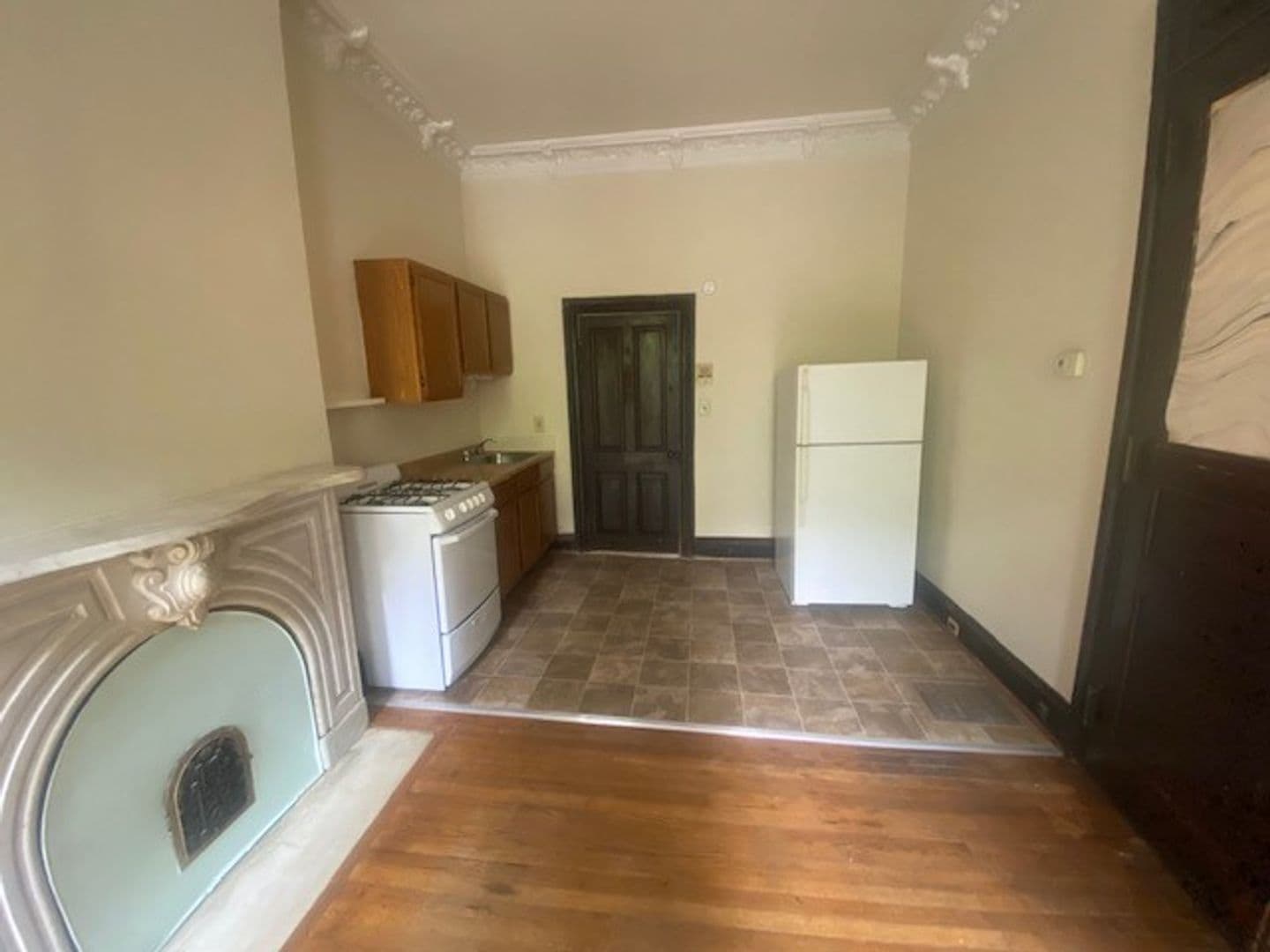 Baltimore Apartment: 1706 Bolton St