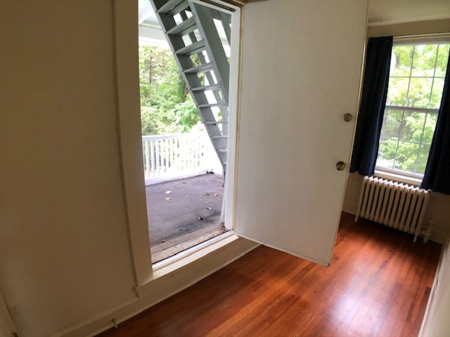 Baltimore Apartment: 1900 Sulgrave Ave