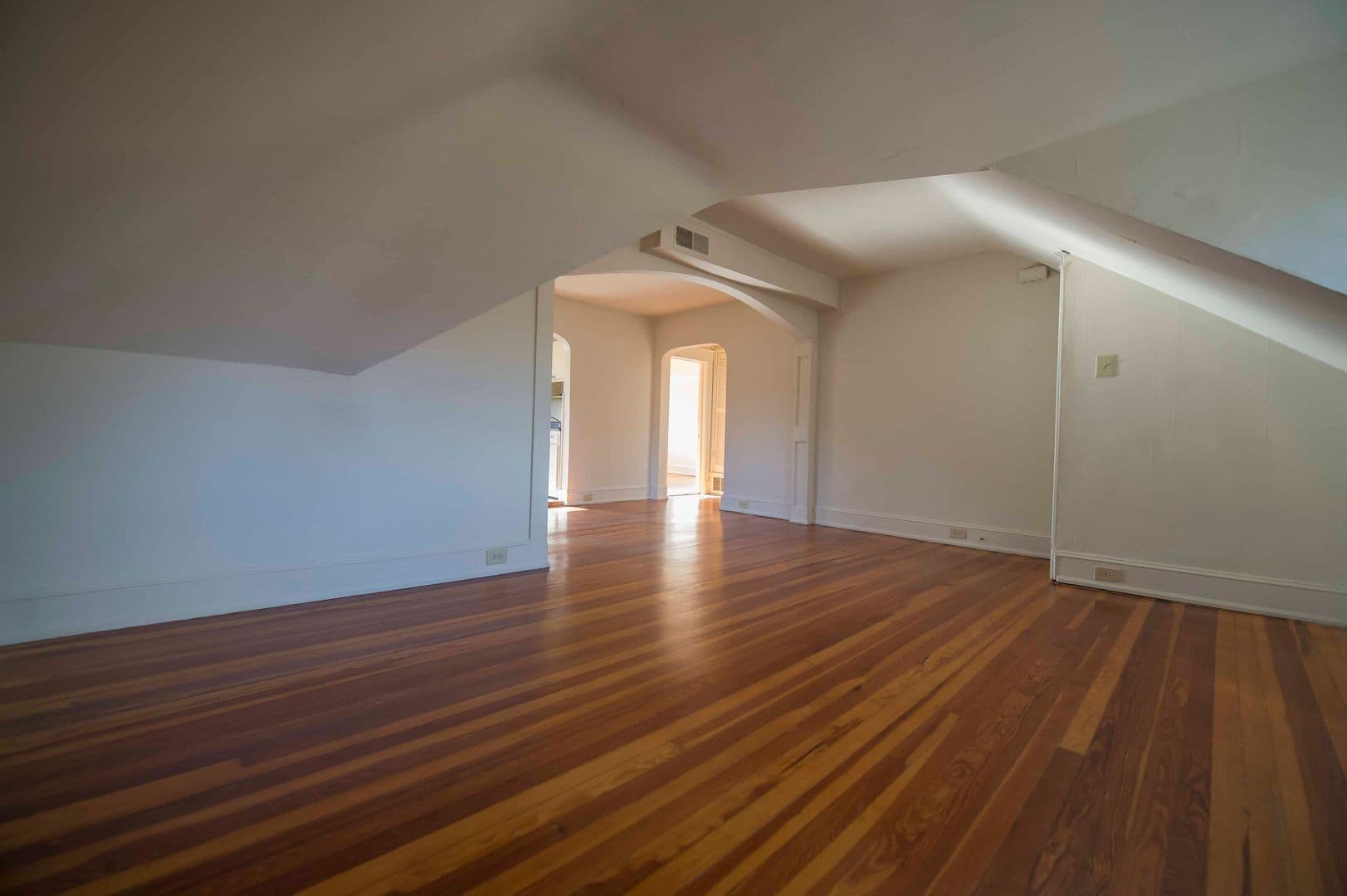 Baltimore Apartment: 5708 Pimlico Rd