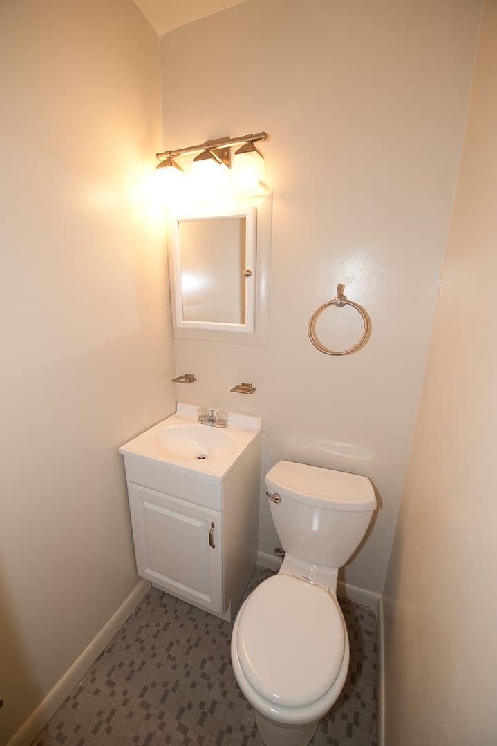 Baltimore Apartment: 2432-2434 Everton Rd