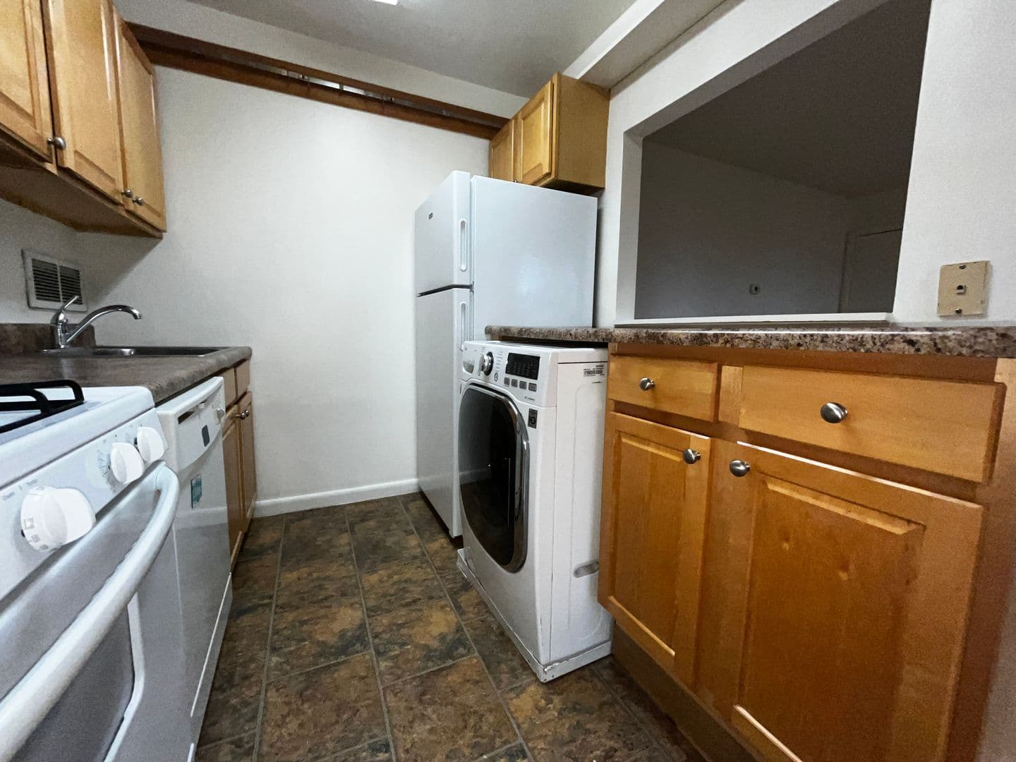 Baltimore Apartment: 2709-2715 Hanson Ave
