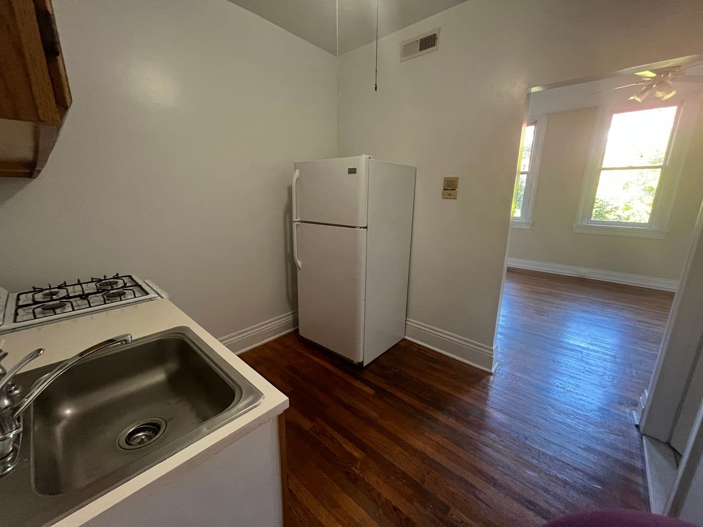 Baltimore Apartment: 1706 Bolton St