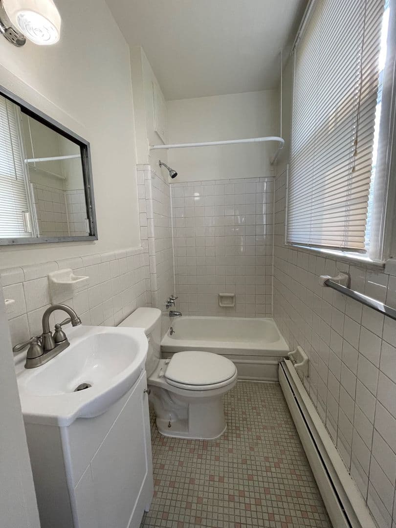 Baltimore Apartment: 2007 Sulgrave Ave