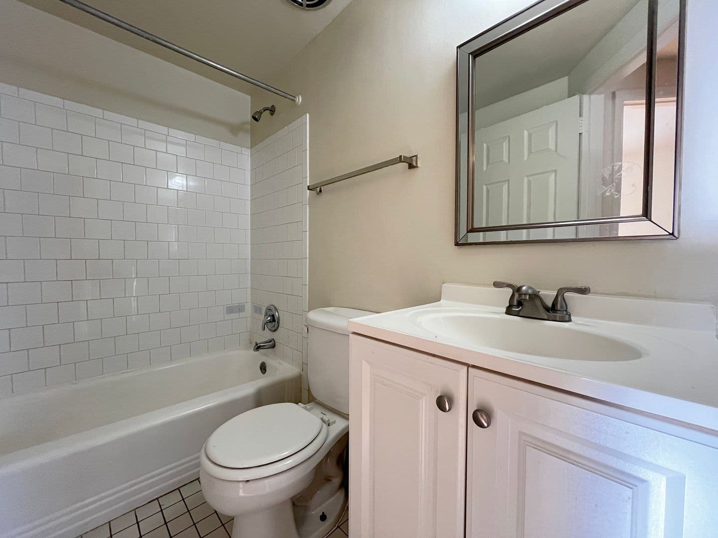 Baltimore Apartment: 4221-4233 Hickory Ave
