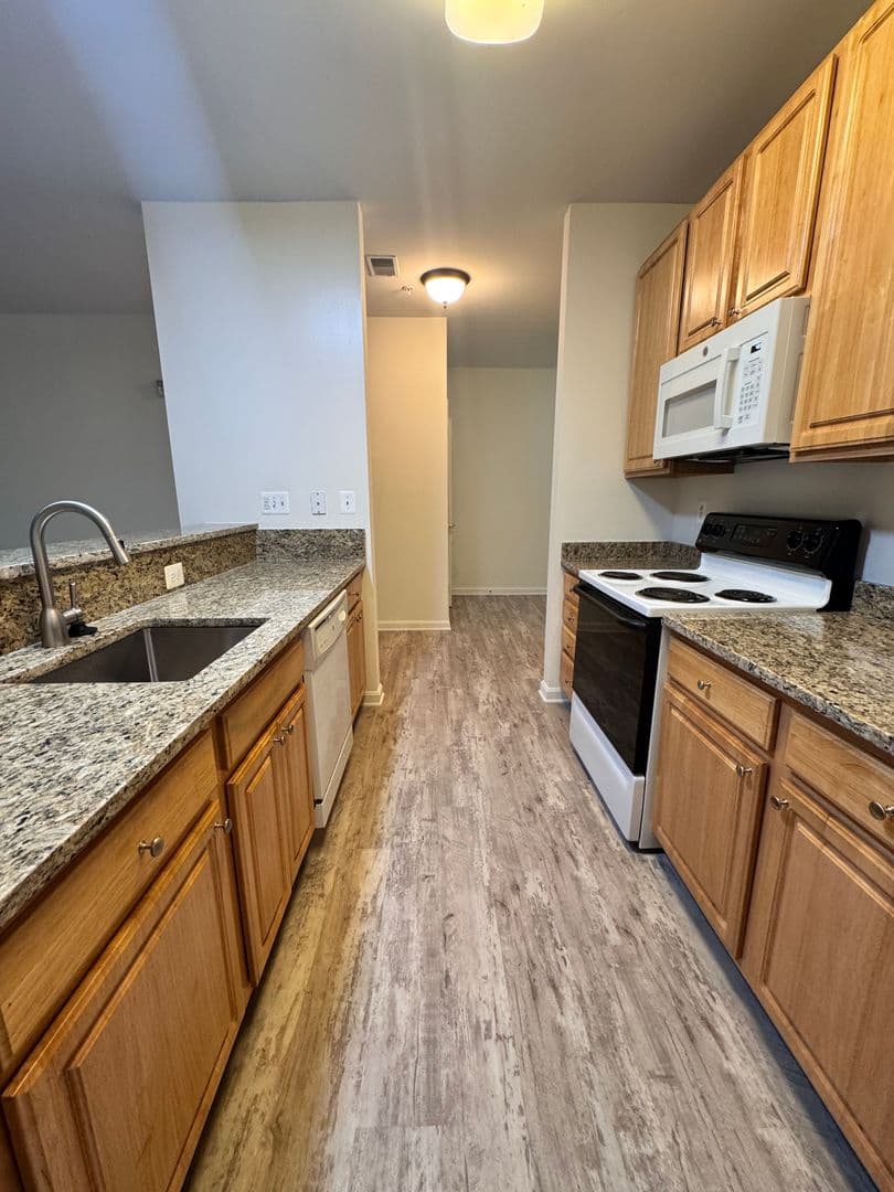 Reisterstown Apartment: 45 Benwell Rd