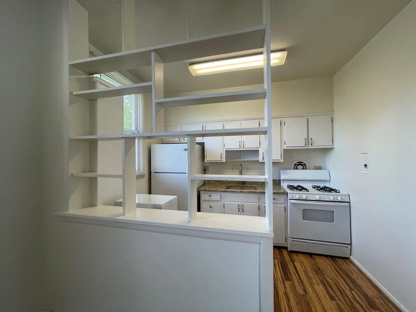 Baltimore Apartment: 2007 Sulgrave Ave