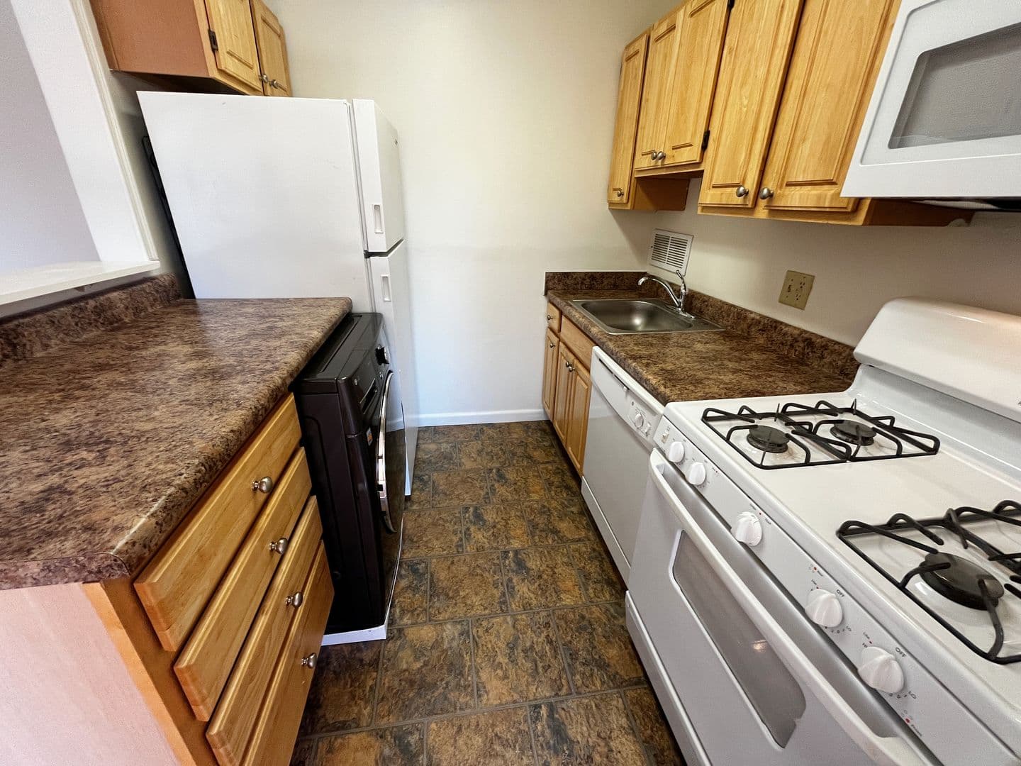 Baltimore Apartment: 2709-2715 Hanson Ave