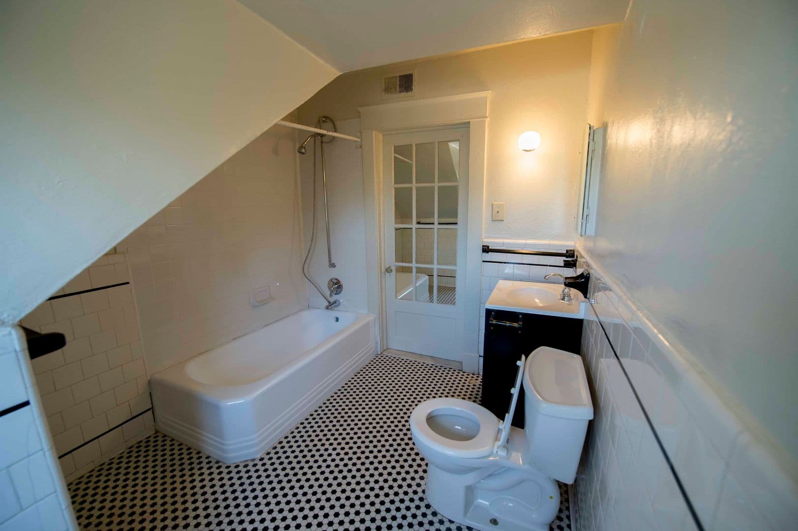 Baltimore Apartment: 5708 Pimlico Rd